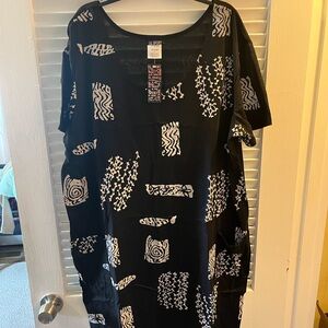 Black and White Patterned Swim Coverup